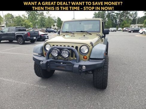 Used 2013 Jeep Wrangler Unlimited Rubicon AWD/4WD image 4