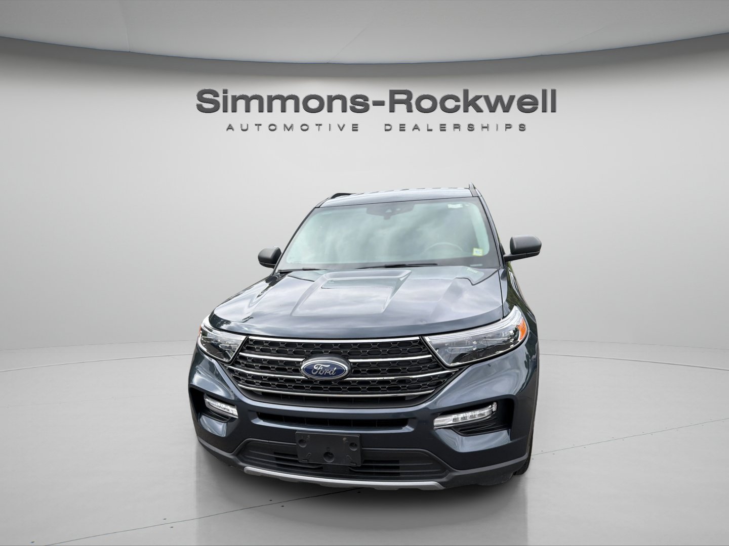 Used 2023 Ford Explorer XLT w/ Equipment Group 202A AWD/4WD image 8