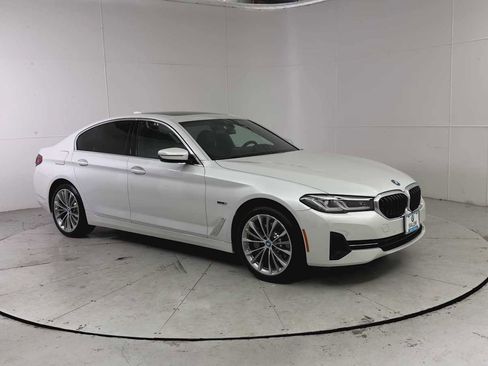 Used 2023 BMW 530e xDrive w/ Premium Package image 8