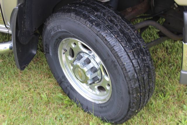 Used 2003 Chevrolet Silverado 2500 LT RWD image 7