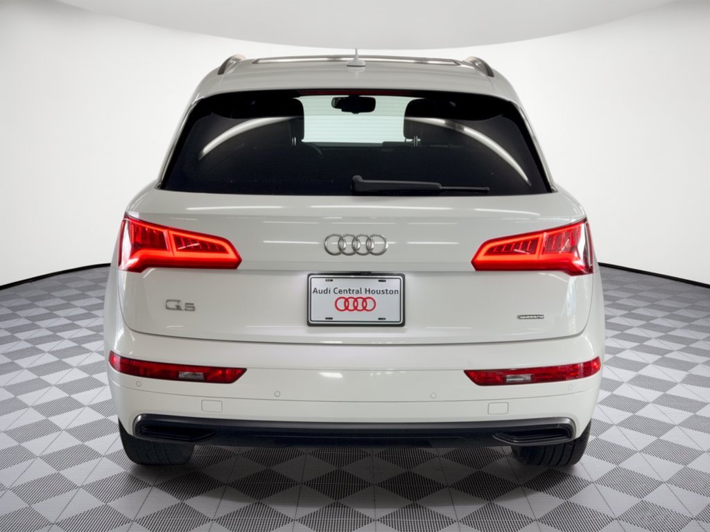 Used 2020 Audi Q5 2.0T Premium w/ Titanium Sport Package AWD/4WD image 11