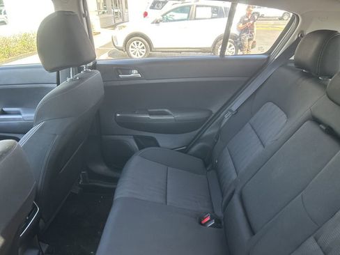 Used 2019 Kia Sportage LX image 8
