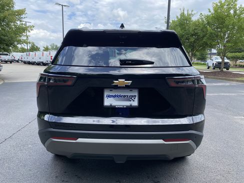 Used 2026 Chevrolet Equinox LT w/ Convenience Package II FWD image 8
