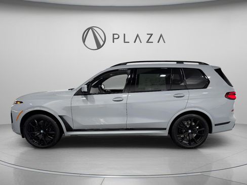 New 2026 BMW X7 xDrive40i w/ Executive Package image 3