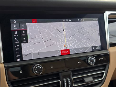 Used 2024 Porsche Macan AWD/4WD image 28