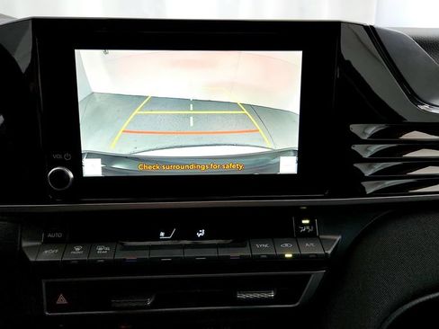 Used 2025 Toyota Camry LE FWD image 31
