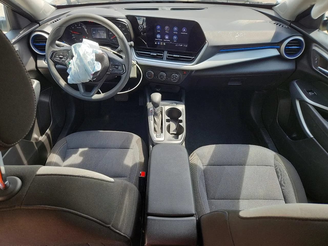 Used 2025 Chevrolet Trax LS w/ LS Convenience Package FWD image 8