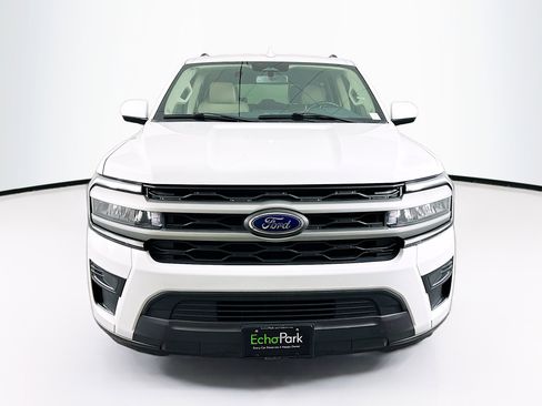 Used 2024 Ford Expedition Max XLT image 2
