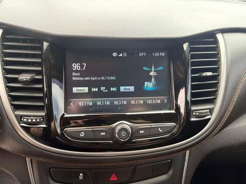 Used 2017 Chevrolet Trax LT w/ LT Convenience Package FWD image 27