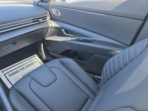 New 2026 Hyundai Elantra Limited FWD image 18