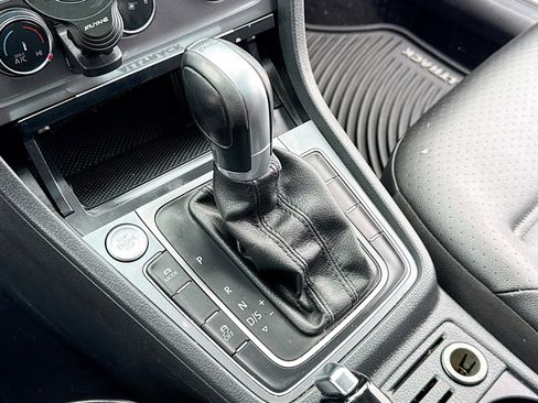 Used 2017 Volkswagen Golf Alltrack SE image 12