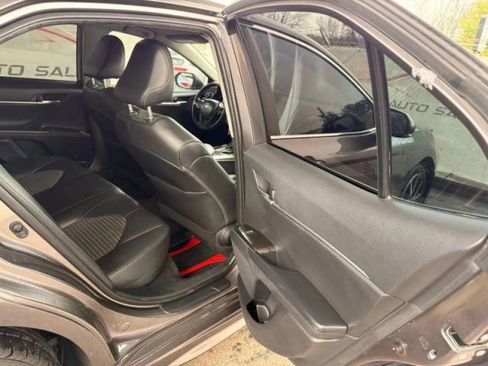 Used 2022 Toyota Camry SE FWD image 19