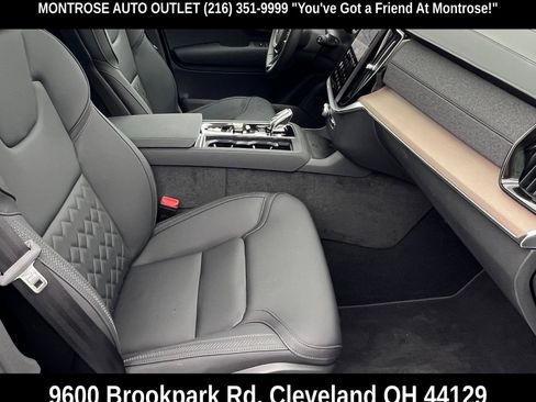 New 2026 Volvo XC90 T8 Plus w/ Protection Package Premier image 18