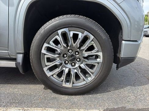 Used 2025 GMC Sierra 1500 Denali Ultimate image 4