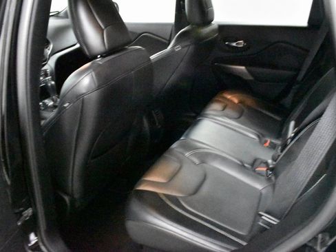 Used 2021 Jeep Cherokee Latitude Lux 80th Anniv w/ Quick Order Package 26U 80TH image 16