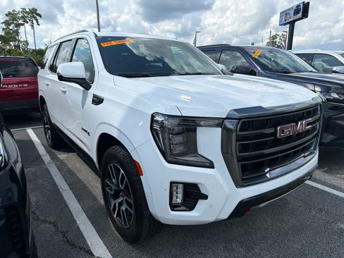 Used 2023 GMC Yukon AT4 w/ Technology Package AWD/4WD image 3