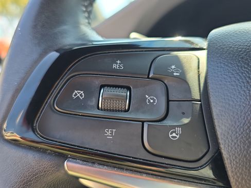Used 2024 Buick Enclave Essence FWD image 24