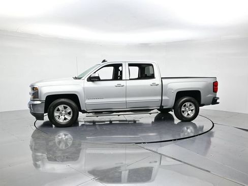Used 2018 Chevrolet Silverado 1500 LT w/ LT Eassist Package RWD image 6