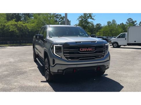 Certified 2023 GMC Sierra 1500 AT4 w/ AT4 Premium Package AWD/4WD image 3