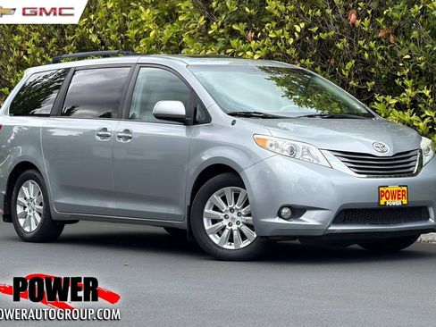 Used 2013 Toyota Sienna XLE AWD/4WD image 1