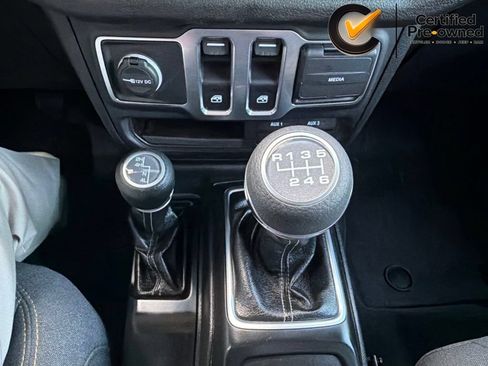 Certified 2025 Jeep Wrangler Sport AWD/4WD image 70