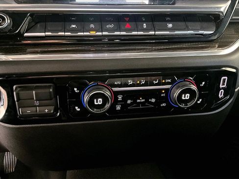 Used 2025 Chevrolet Silverado 1500 LT image 12