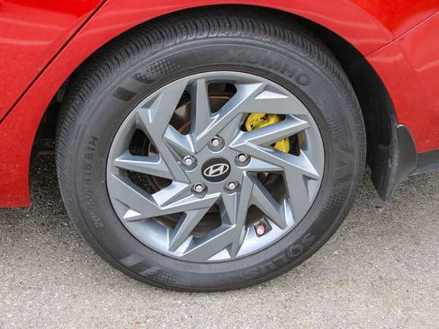Used 2024 Hyundai Elantra SEL FWD image 7