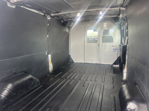 Used 2020 Ford Transit 350 Low Roof AWD image 19