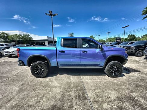 Used 2022 Chevrolet Silverado 1500 ZR2 w/ Technology Package AWD/4WD image 10