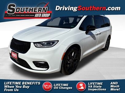 New 2026 Chrysler Pacifica Select w/ S Appearance Package