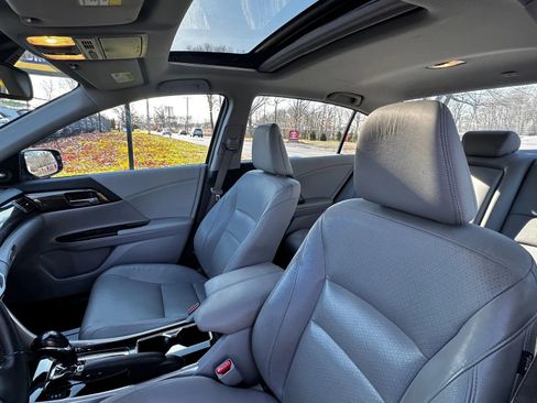 Used 2016 Honda Accord EX-L image 18