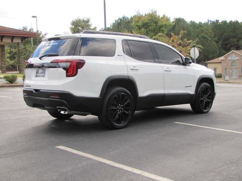 Used 2022 GMC Acadia SLT w/ Elevation Edition image 6