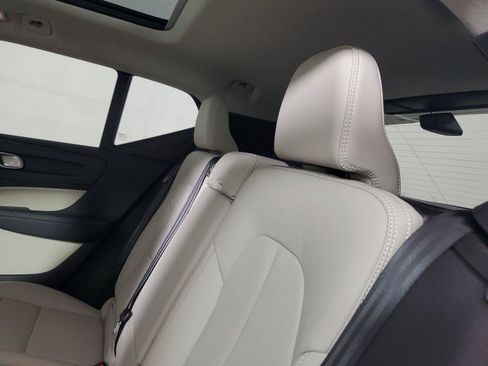 Certified 2025 Volvo XC40 B5 Plus w/ Protection Package Premier AWD/4WD image 13