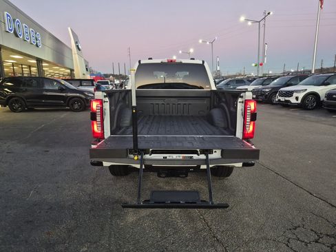 New 2026 Ford F250 Lariat w/ Black Appearance Package image 7