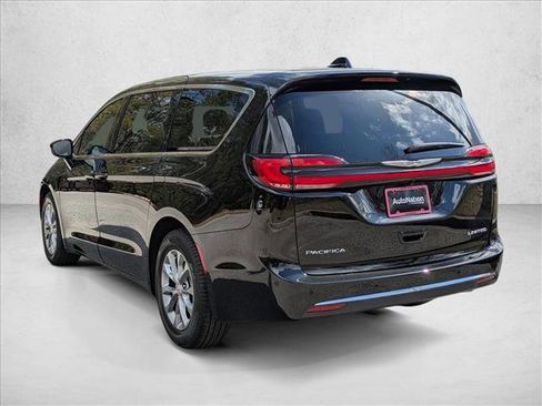 New 2026 Chrysler Pacifica Limited image 7