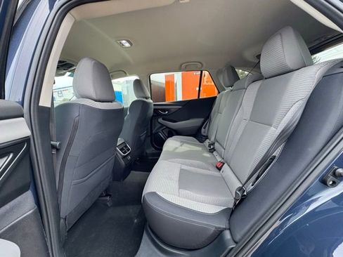 Used 2024 Subaru Outback Premium AWD/4WD image 13