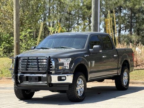Used 2017 Ford F150 XLT w/ Equipment Group 302A Luxury AWD/4WD image 2