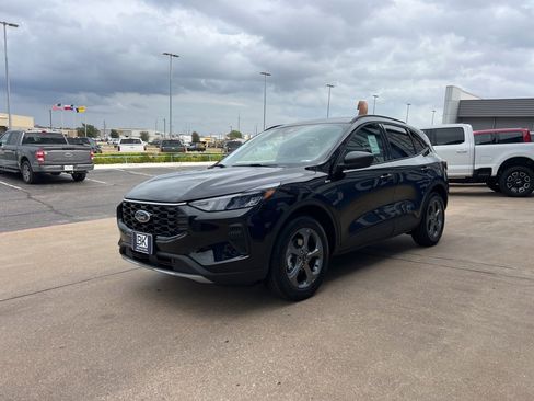 New 2026 Ford Escape ST-Line image 3