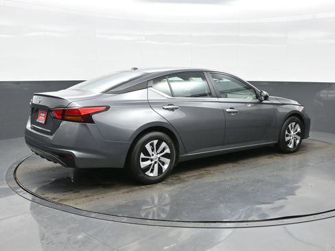 Used 2025 Nissan Altima 2.5 S image 6