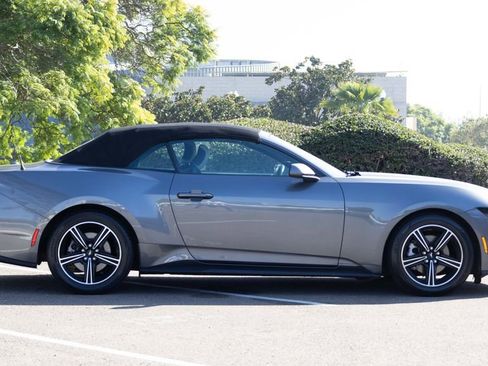 Used 2024 Ford Mustang Premium image 3