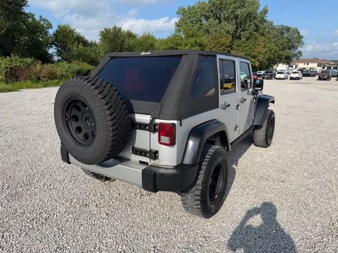Used 2008 Jeep Wrangler Unlimited Sahara w/ Dual Top Group AWD/4WD image 23