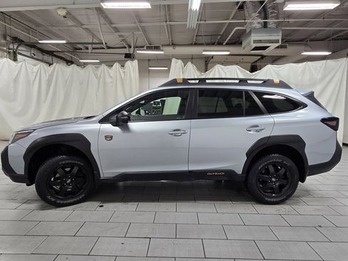Used 2022 Subaru Outback Wilderness w/ Wilderness Package image 11