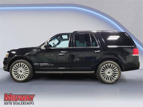 Used 2016 Lincoln Navigator Reserve image 2