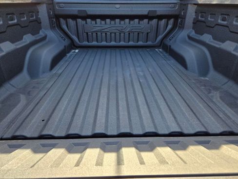Used 2024 Chevrolet Colorado ZR2 w/ ZR2 Convenience Package III image 13