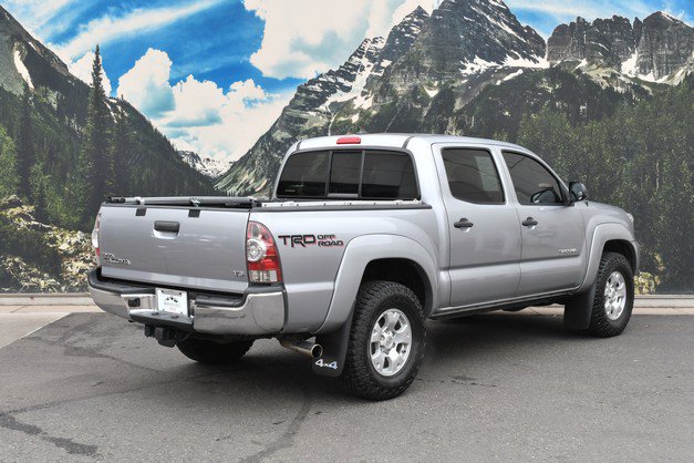 Used 2015 Toyota Tacoma 4x4 Double Cab w/ TRD Off-Road Package image 3