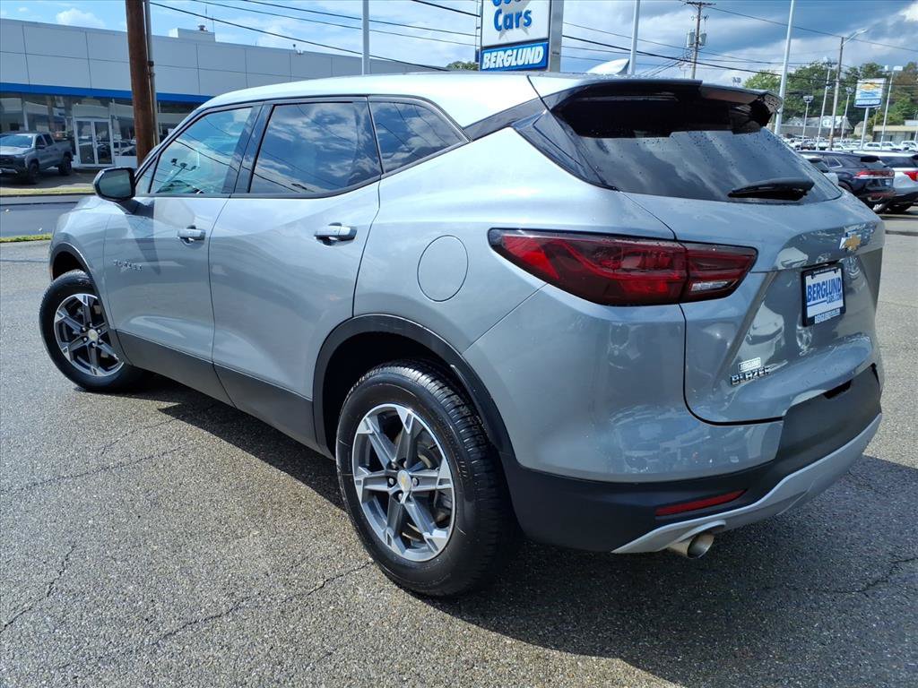 Certified 2025 Chevrolet Blazer LT FWD image 6