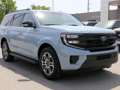 New 2026 Ford Expedition Active AWD/4WD image 4