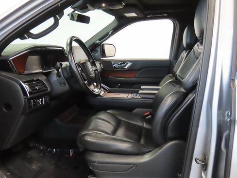 Used 2023 Lincoln Navigator Reserve AWD/4WD image 15