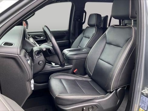 Used 2022 GMC Yukon SLT w/ SLT Luxury Package AWD/4WD image 7