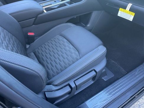 New 2025 Nissan Pathfinder SV image 21